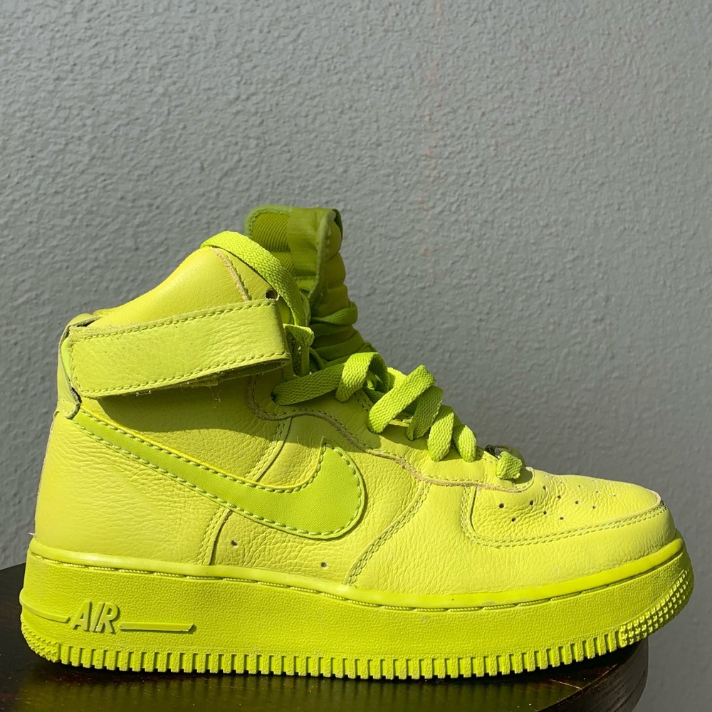Nike sz 7 High-Top Sneakers - Neon Yellow/ Green